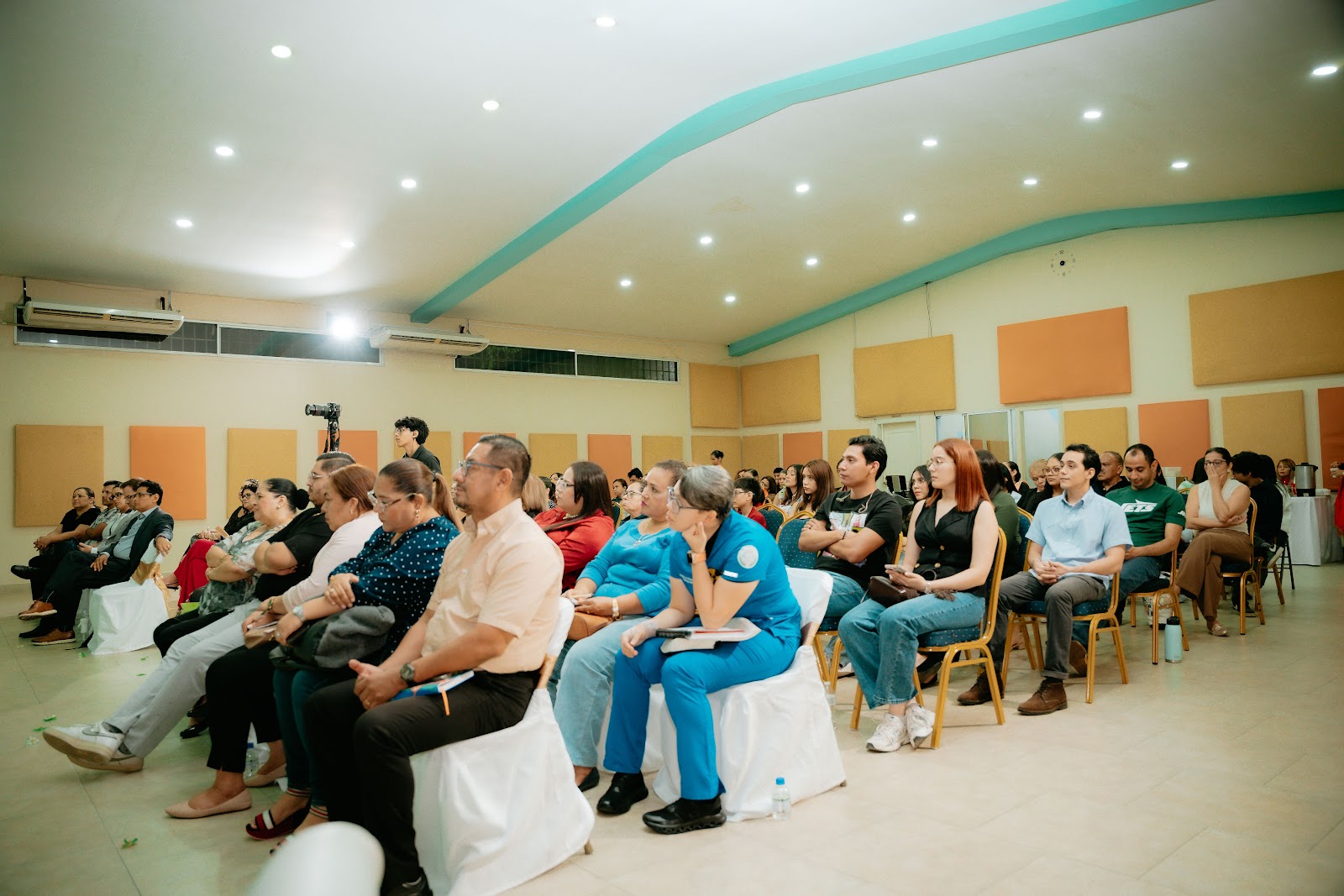 Adoración y celebración en CDM